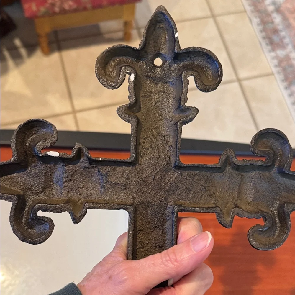 not known metal cross
